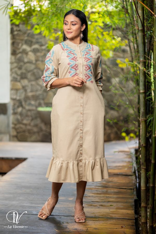 Floral Embroidered Frill Hemmed Midi Dress - Image 4