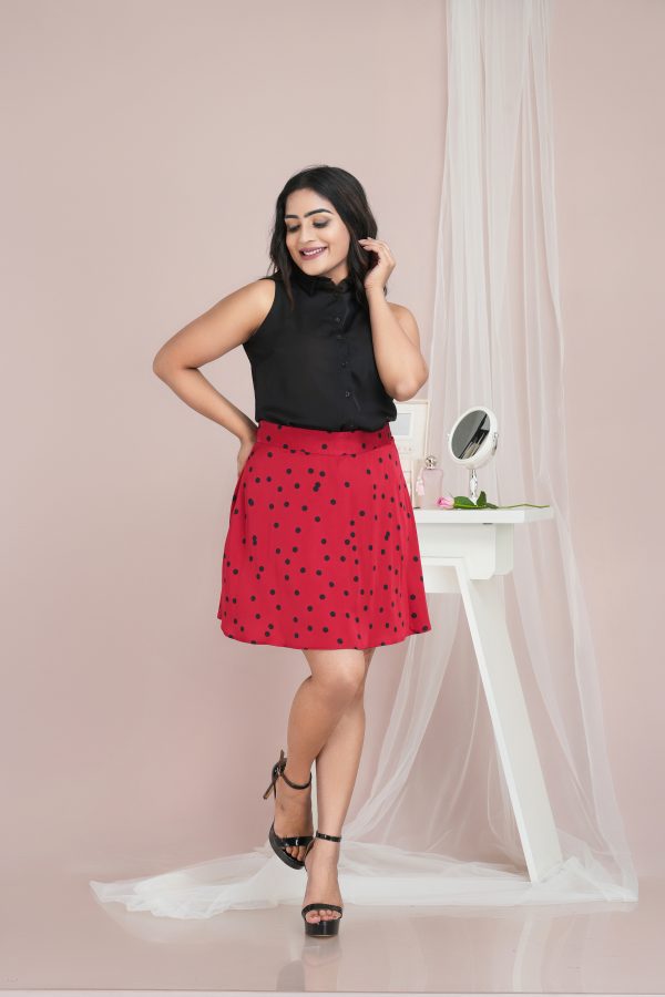 Sleeveless Shirt Collared Button-Up Top - Image 4