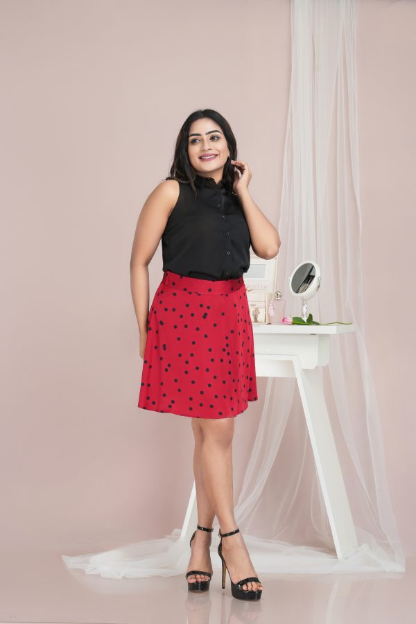 Sleeveless Shirt Collared Button-Up Top - Image 3
